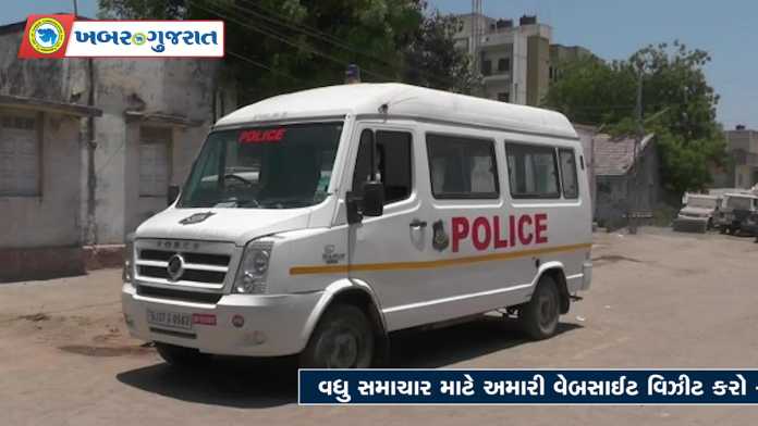 dwarka-police-ambulance