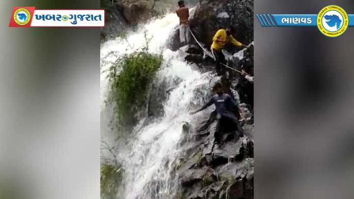 bhanwad satsagar dam overflow-2